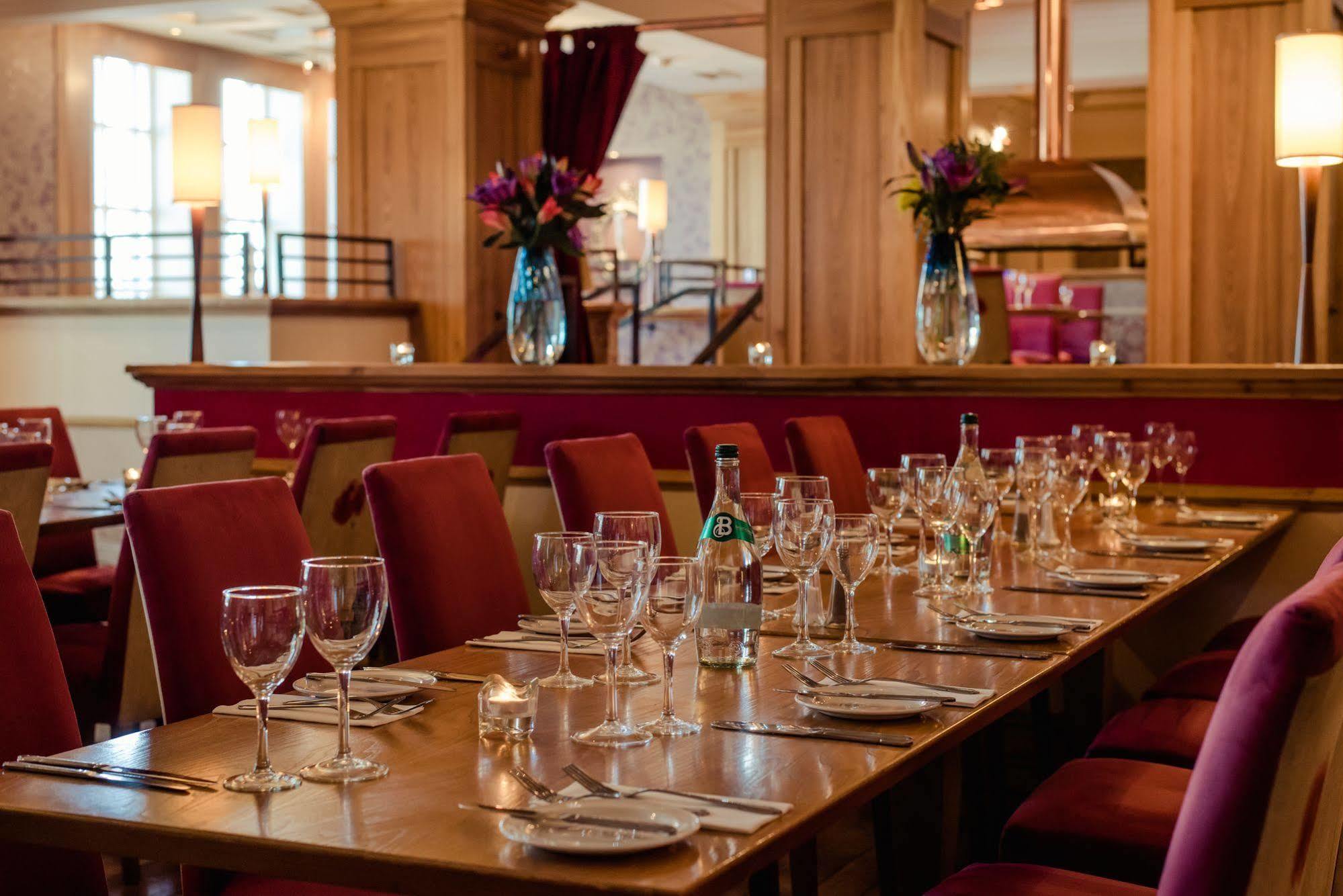 Carnegie Court Hotel Swords Eksteriør billede