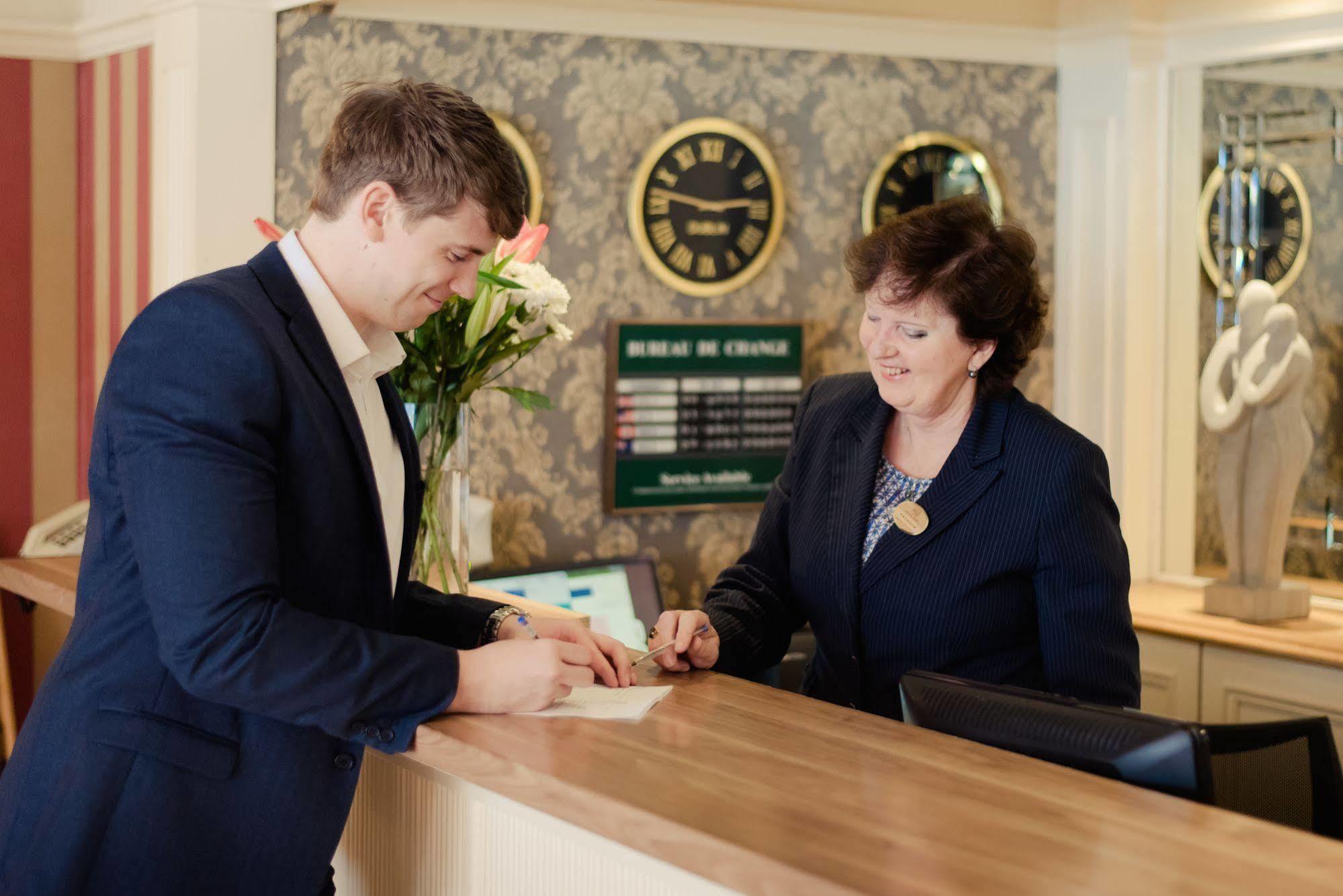 Carnegie Court Hotel Swords Eksteriør billede