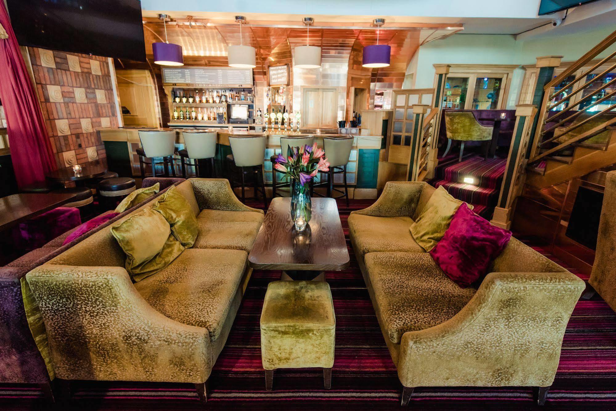 Carnegie Court Hotel Swords Eksteriør billede